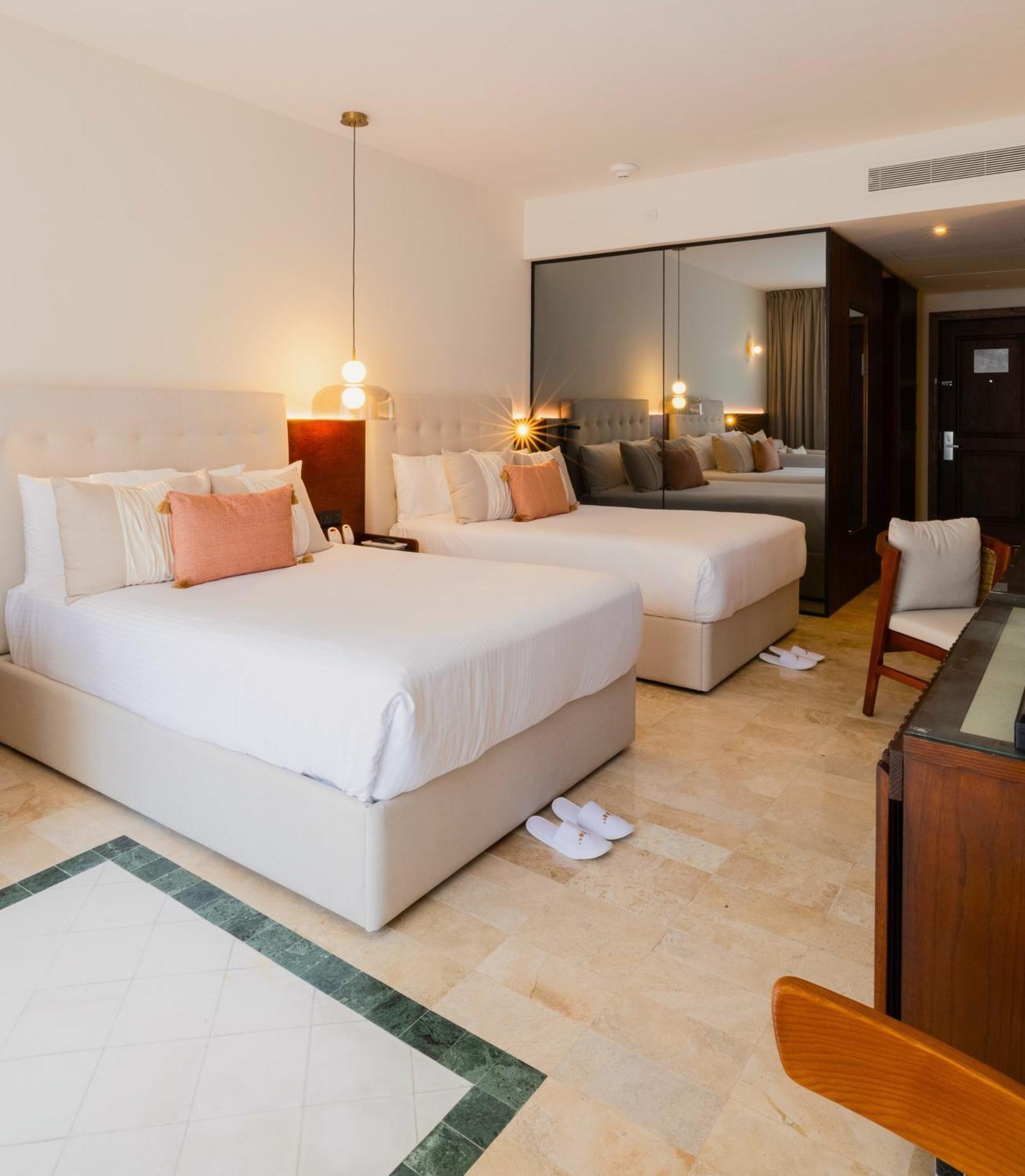 Family Selection Junior Suite Swim Out