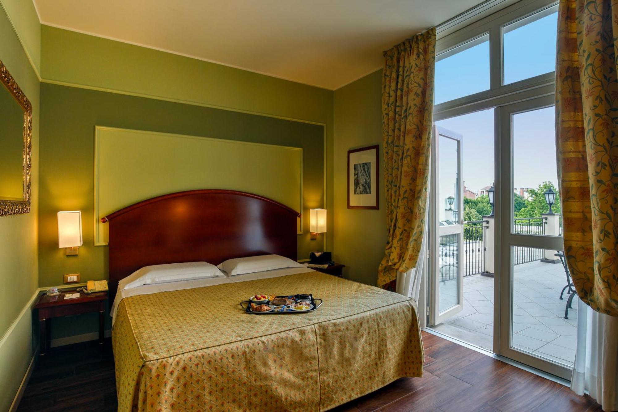 Deluxe Double or Twin Room Balcony