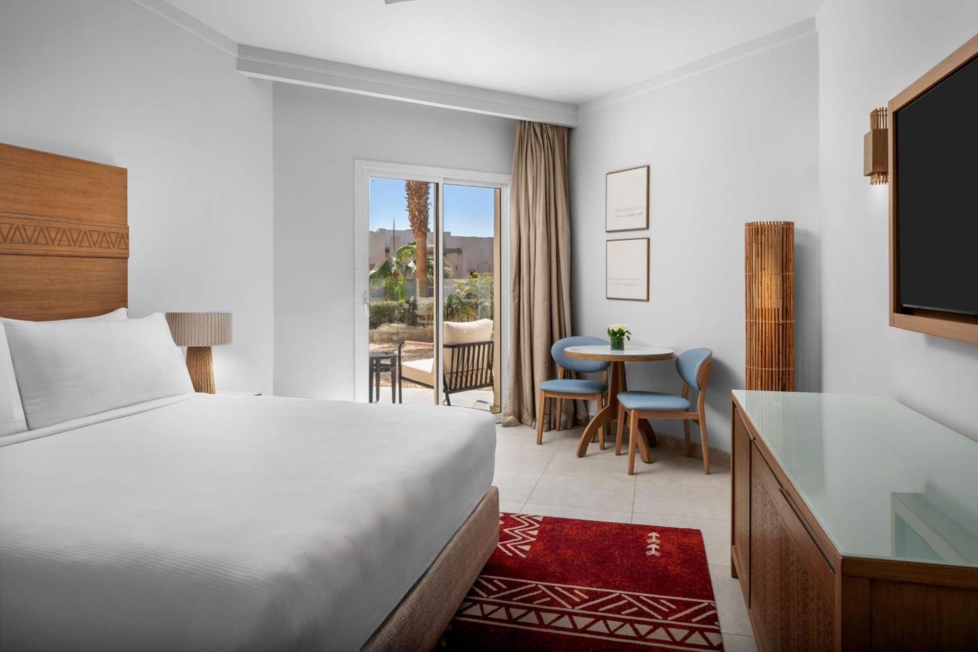 Premium Beachside King Room with Pool View