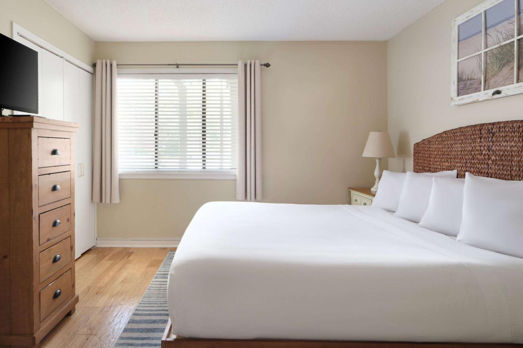 One Bedroom Lodge Lake View