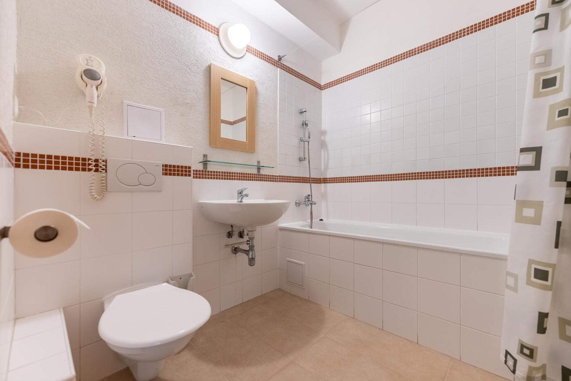 Quadruple Room,1659461933:JPEG