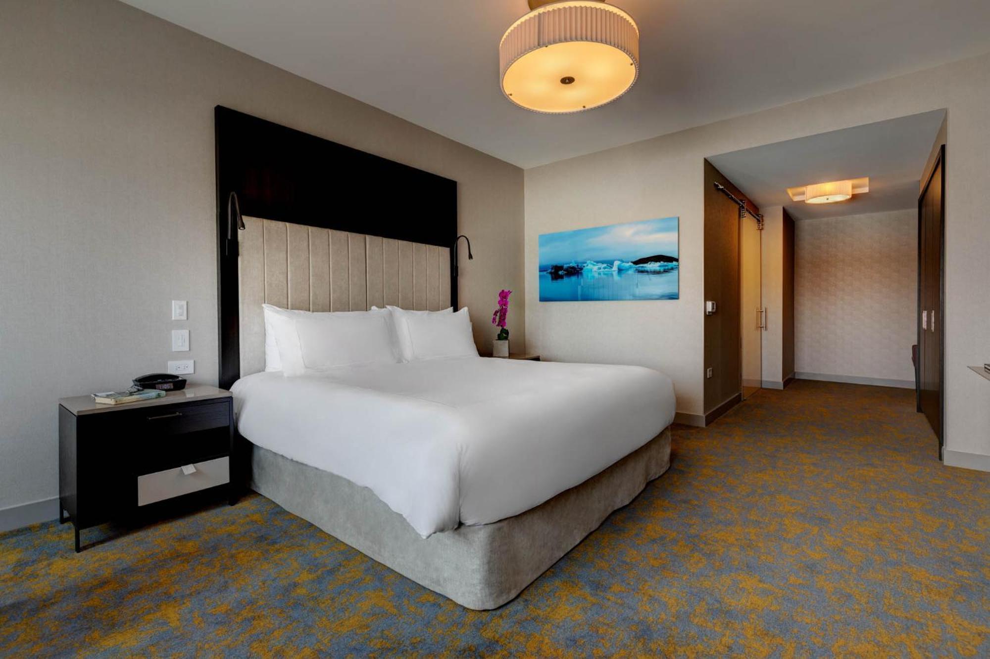 King Room Lake View,1665439578:JPEG