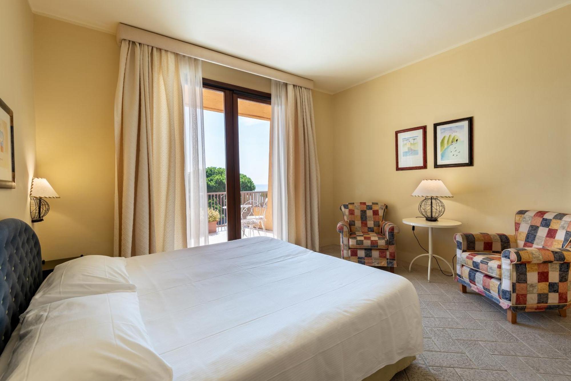 Double or Twin Room Sea View