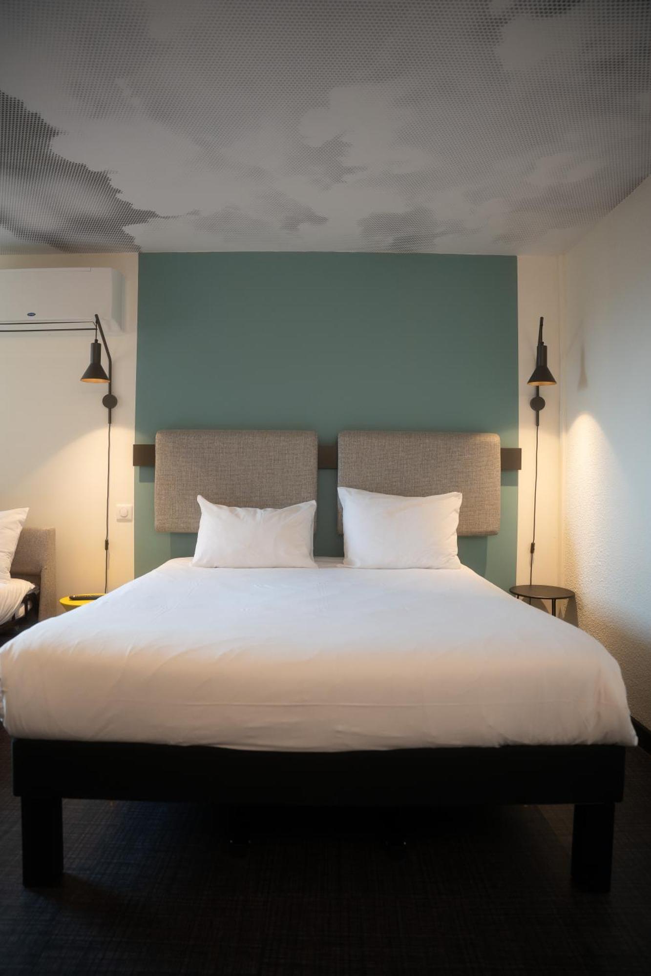 Standard Zimmer mit 1 Doppelbett und 1 Einzelbett