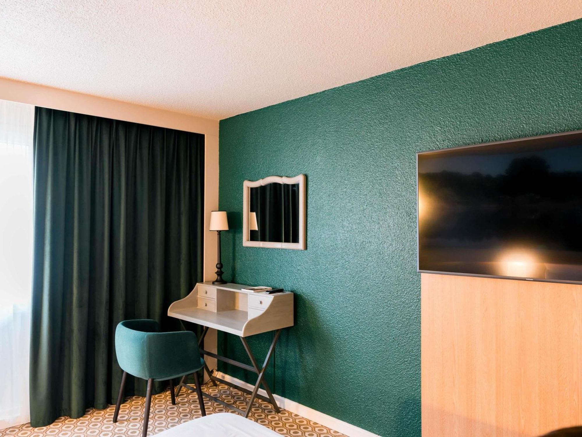 Superior Room with Double Bed and Sofa Bed,1716975415:JPEG