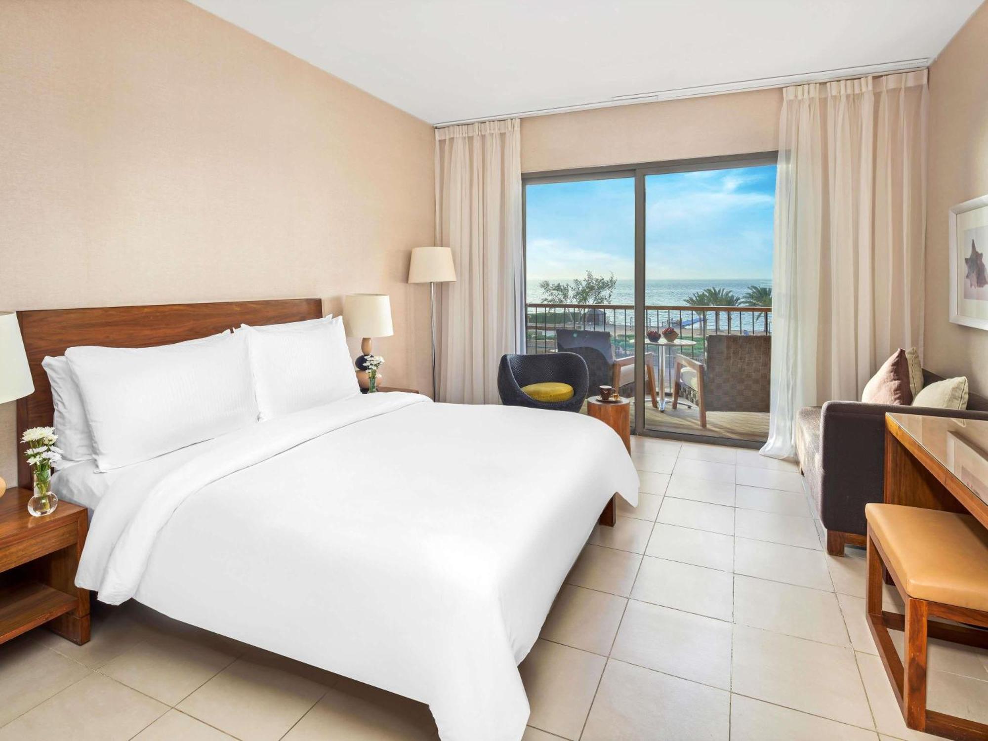 Superior King Room with Pool View