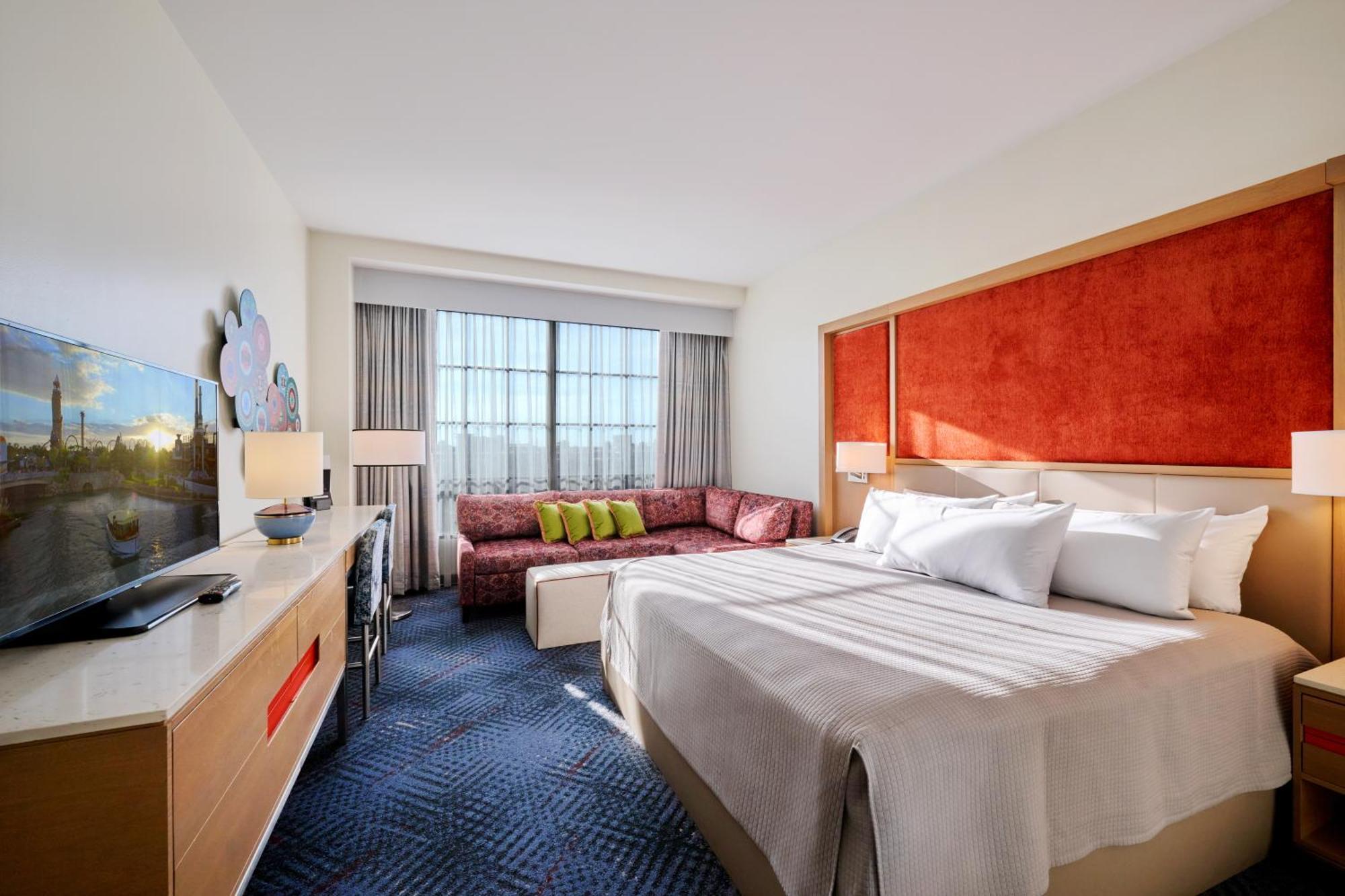 Club Level Room King Bed Includes ^ Universal Express Unlimited,1731393668:JPEG
