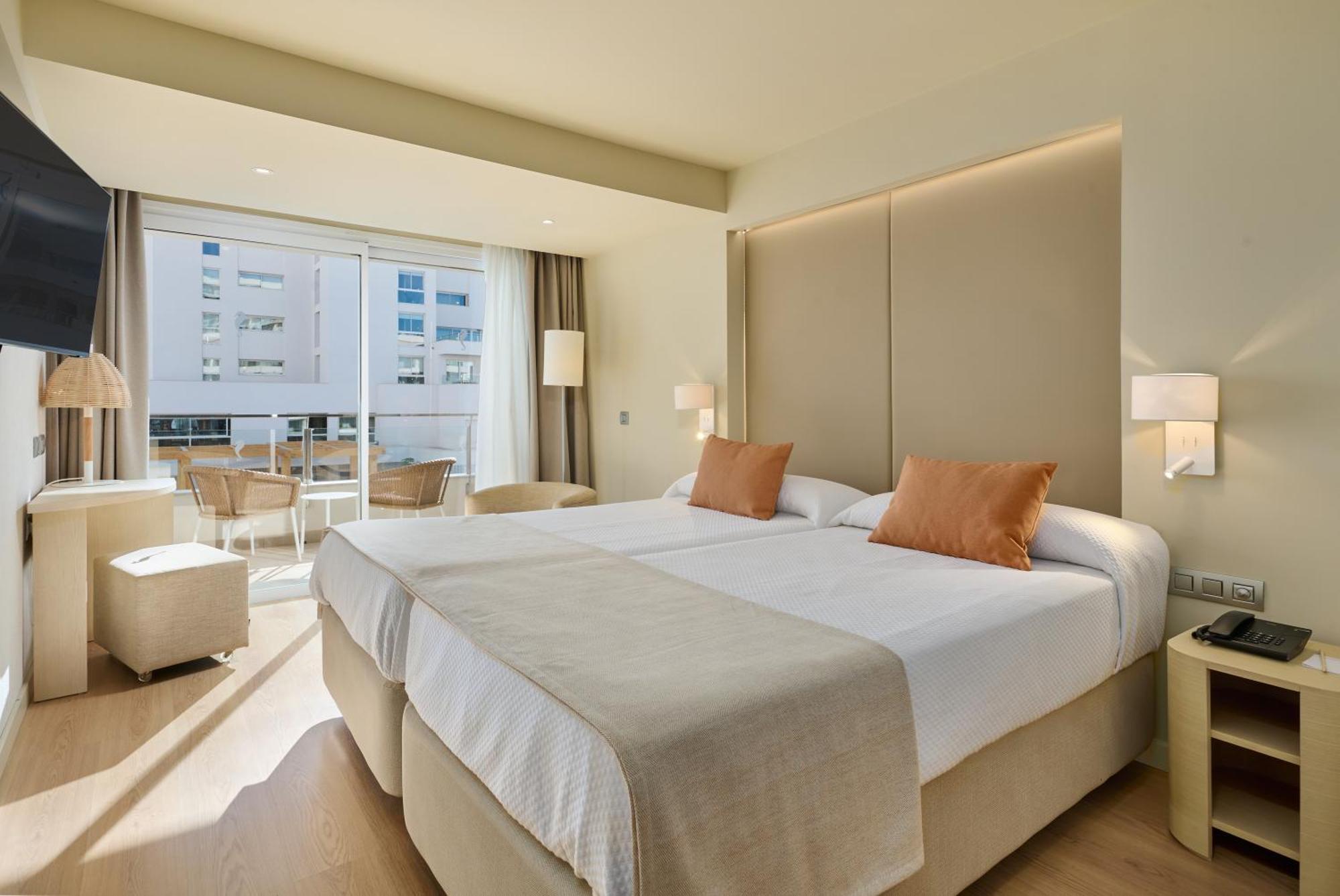 Double Room with Pool View
