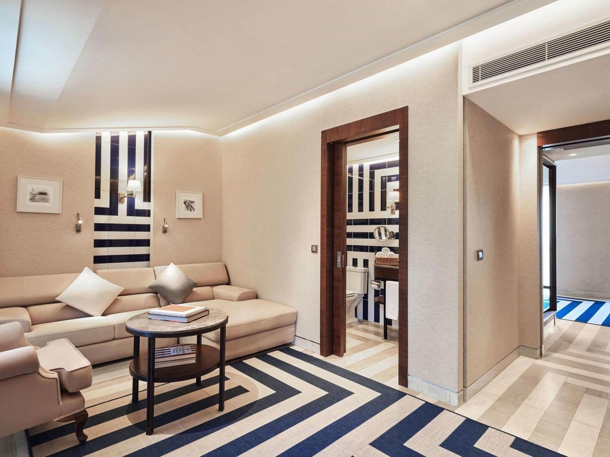 Junior Suite,1739445409:JPEG