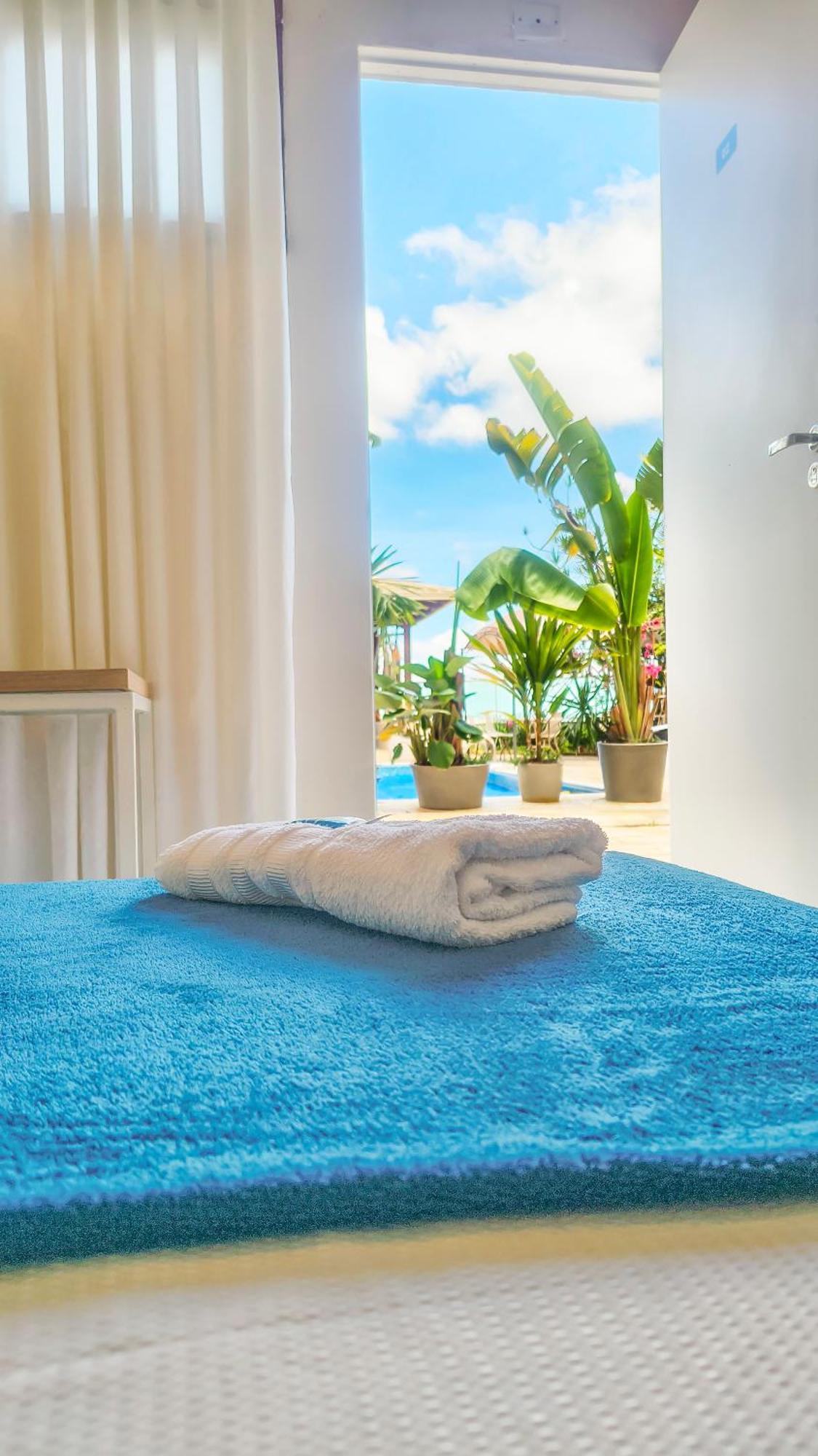 Suíte com Vista para a Piscina