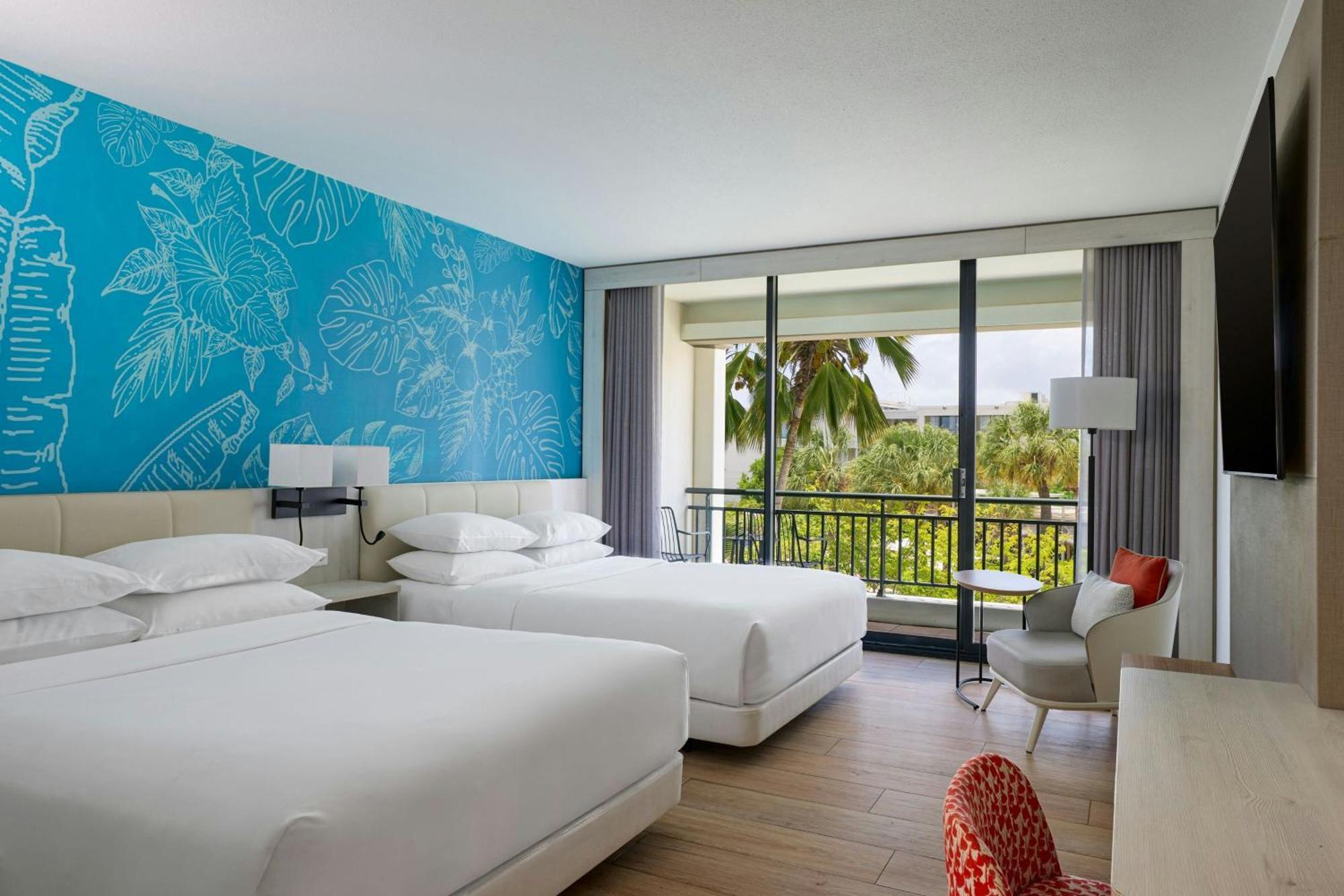 Partial Ocean view Queen bed