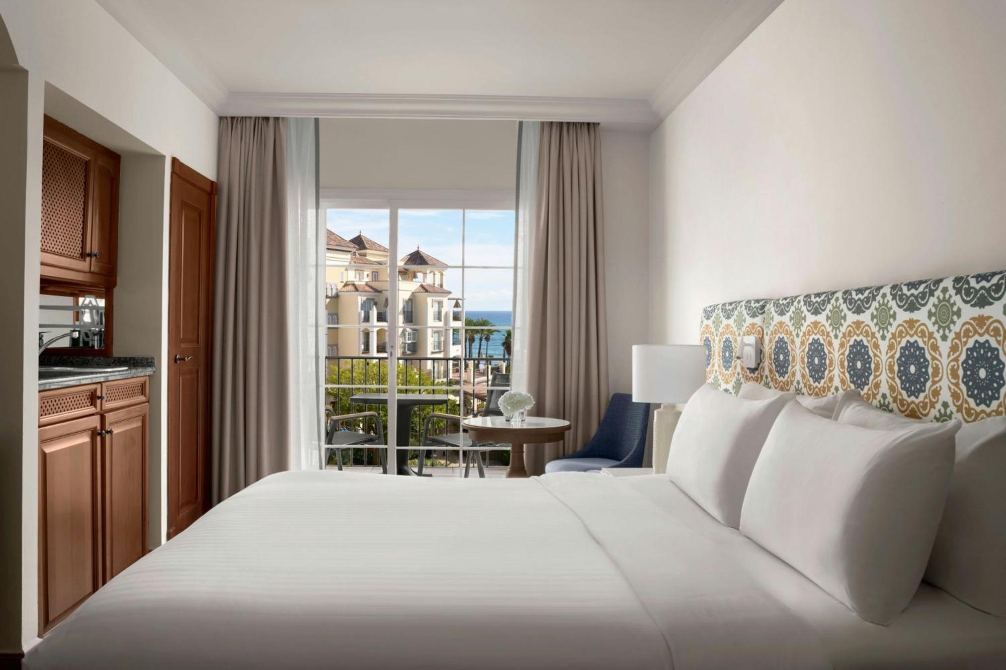 Three-Bedroom Apartment Sea View,1758317747:JPEG