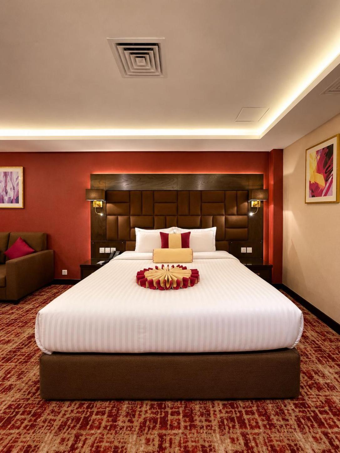 Deluxe King Room with Valley View