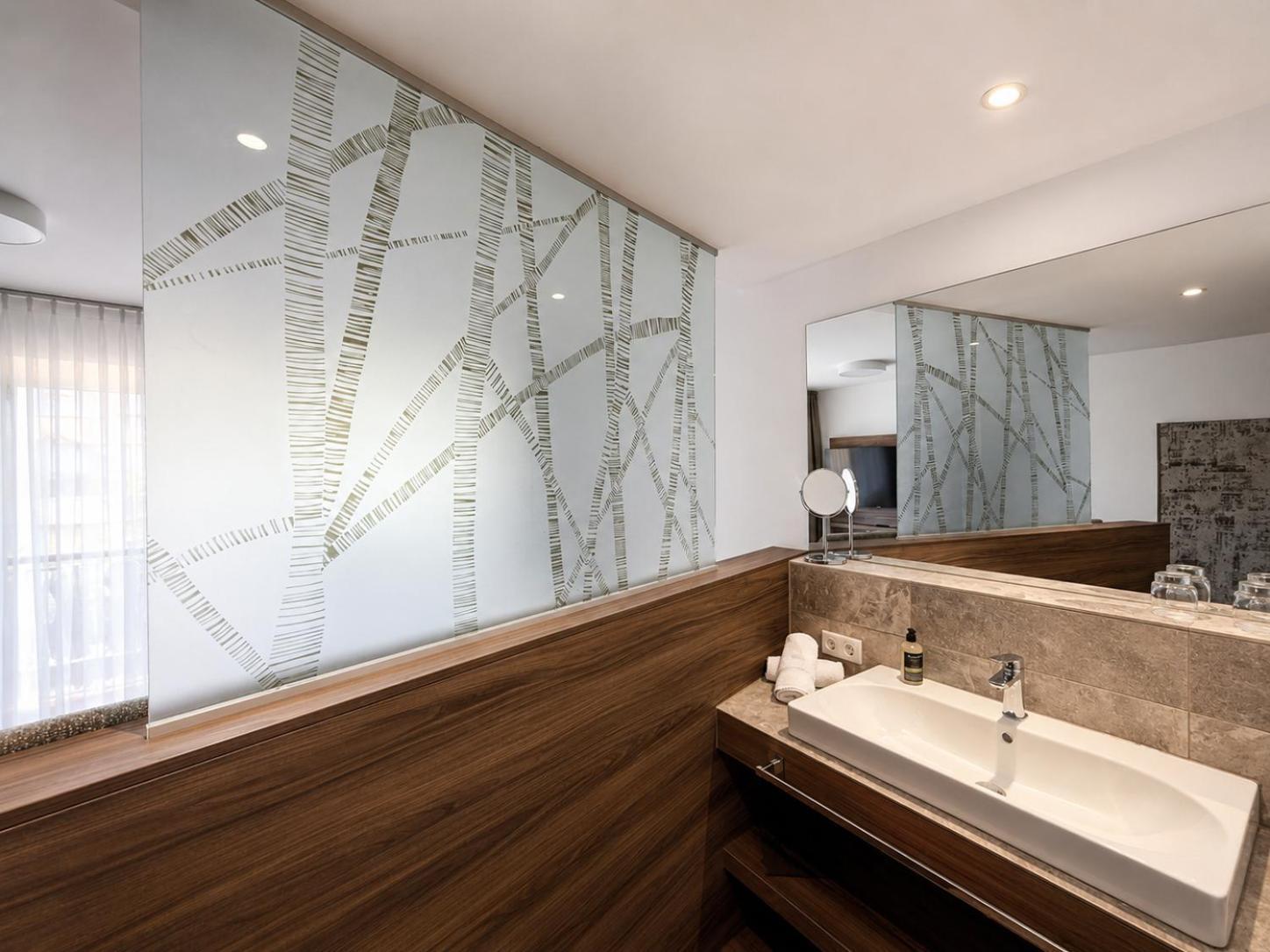 Deluxe King Suite