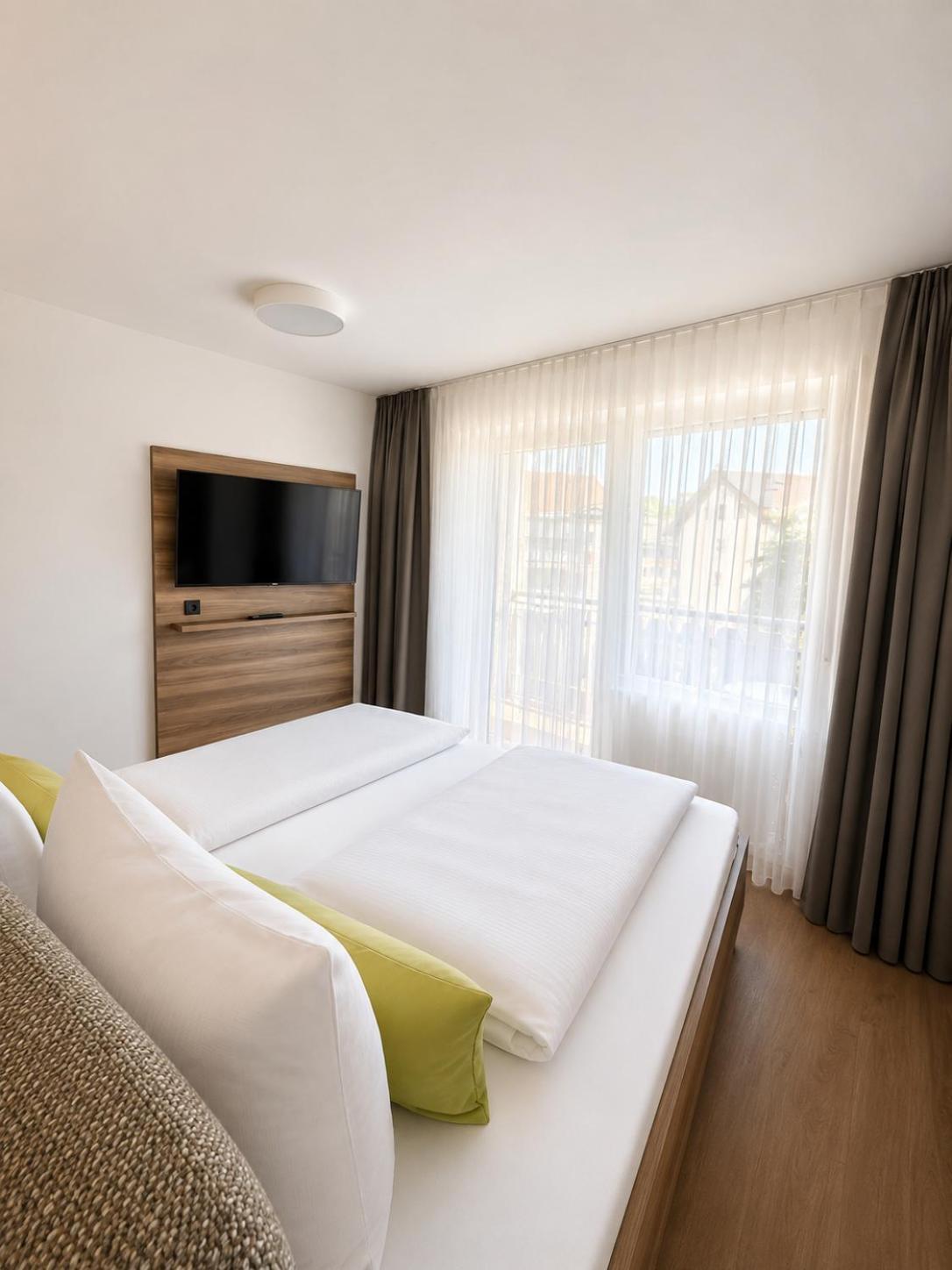 Deluxe King Suite