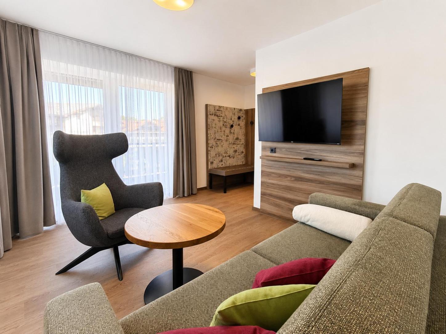 Deluxe King Suite