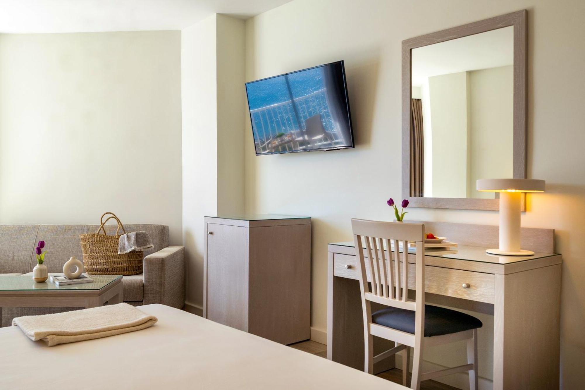 Supreme Double Room side sea view