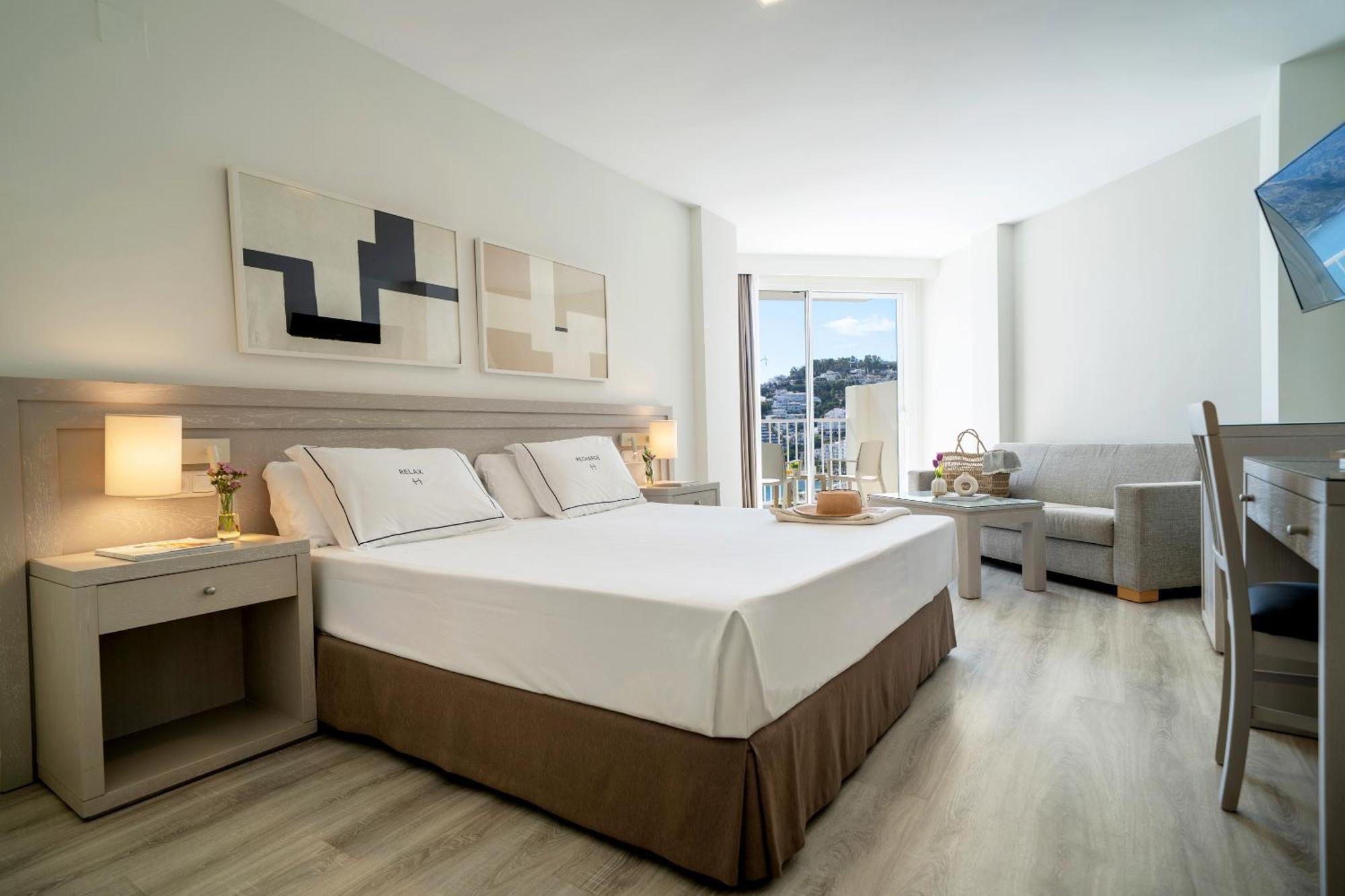 Supreme Double Room side sea view