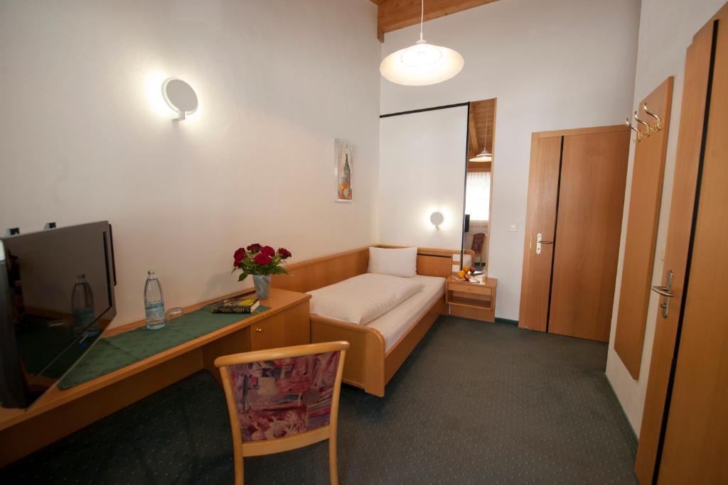 Single Room,11458823:JPEG