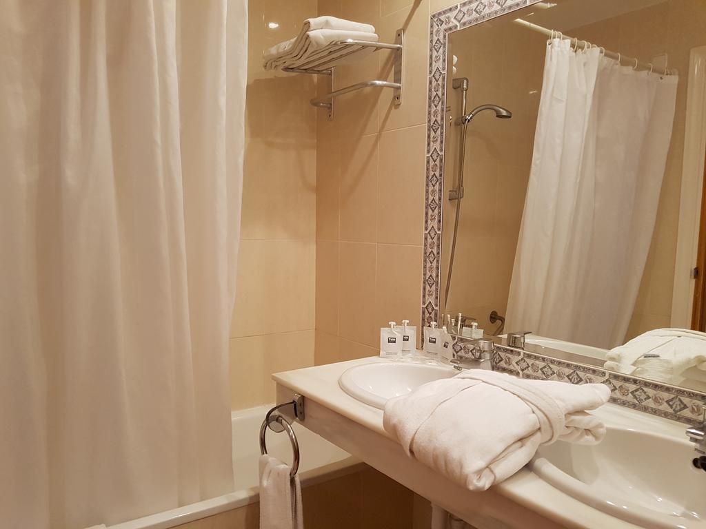 Double or Twin Room Mountain View,665366406:JPEG