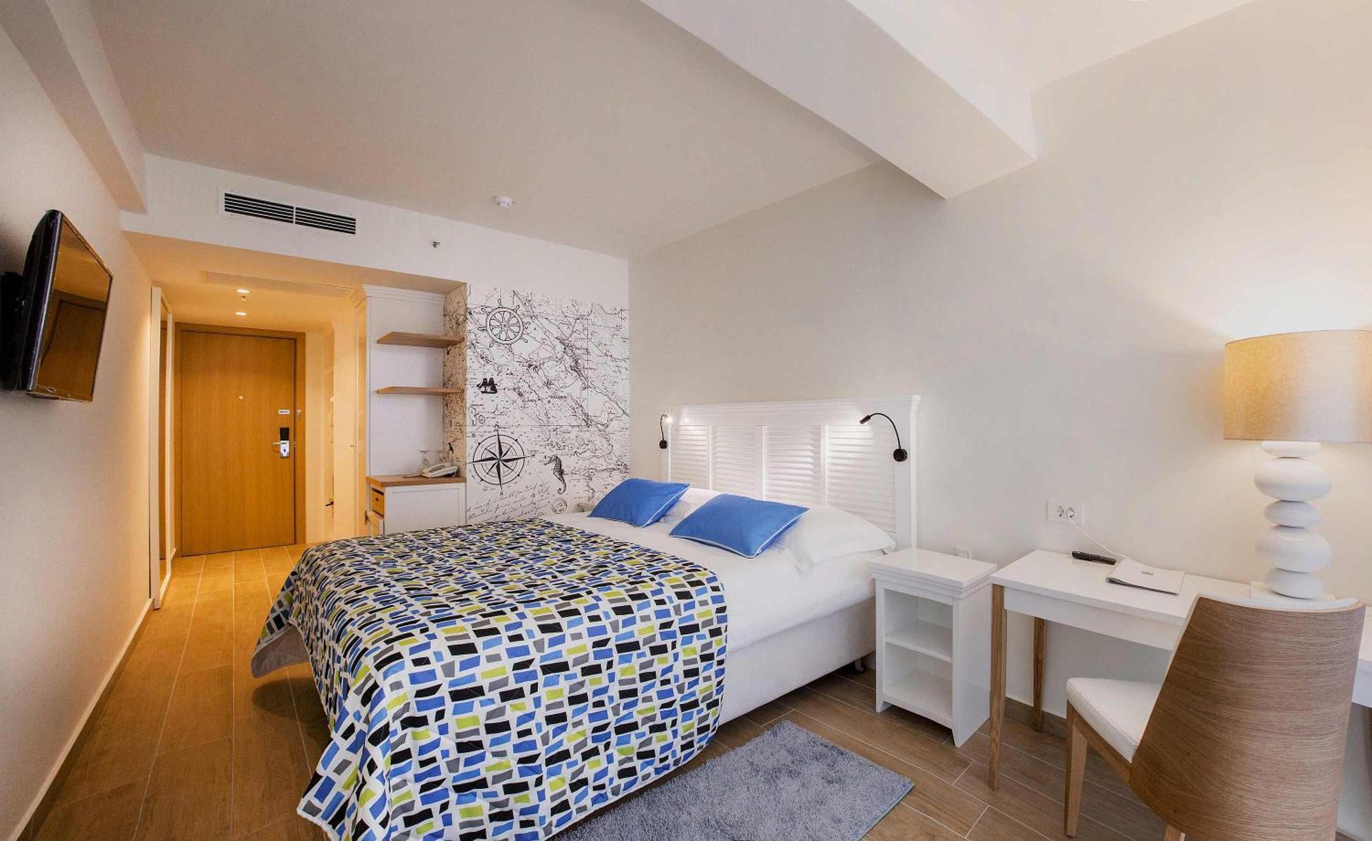 Double or Twin Room with Courtyard View,660435594:JPEG