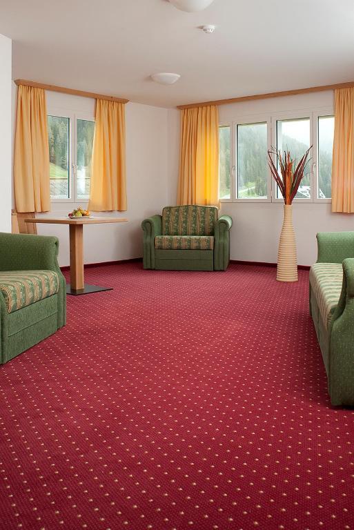Senior Suite