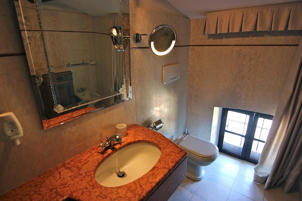 Deluxe Junior Suite,707682208:JPEG