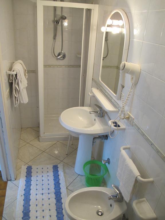 Standard One-Bedroom Apartment,1279675051:JPEG