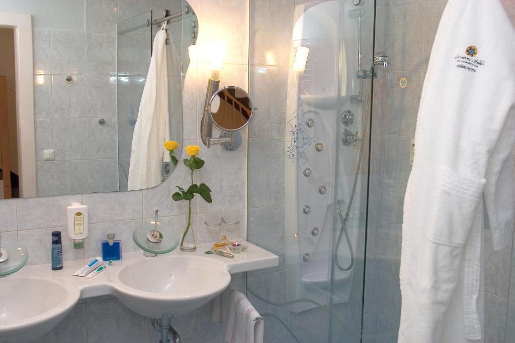 Doppelzimmer mit Balkon