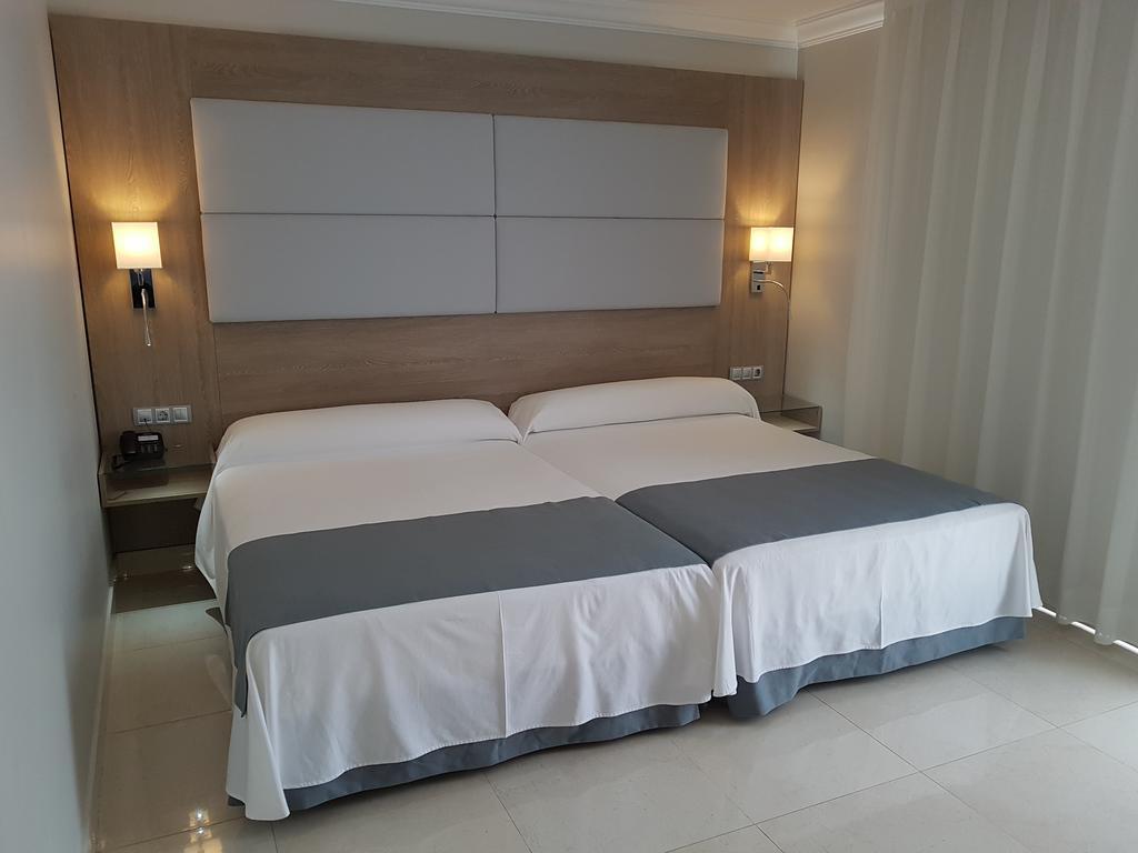 Quarto Twin (2 Adultos + 2 Crianças)