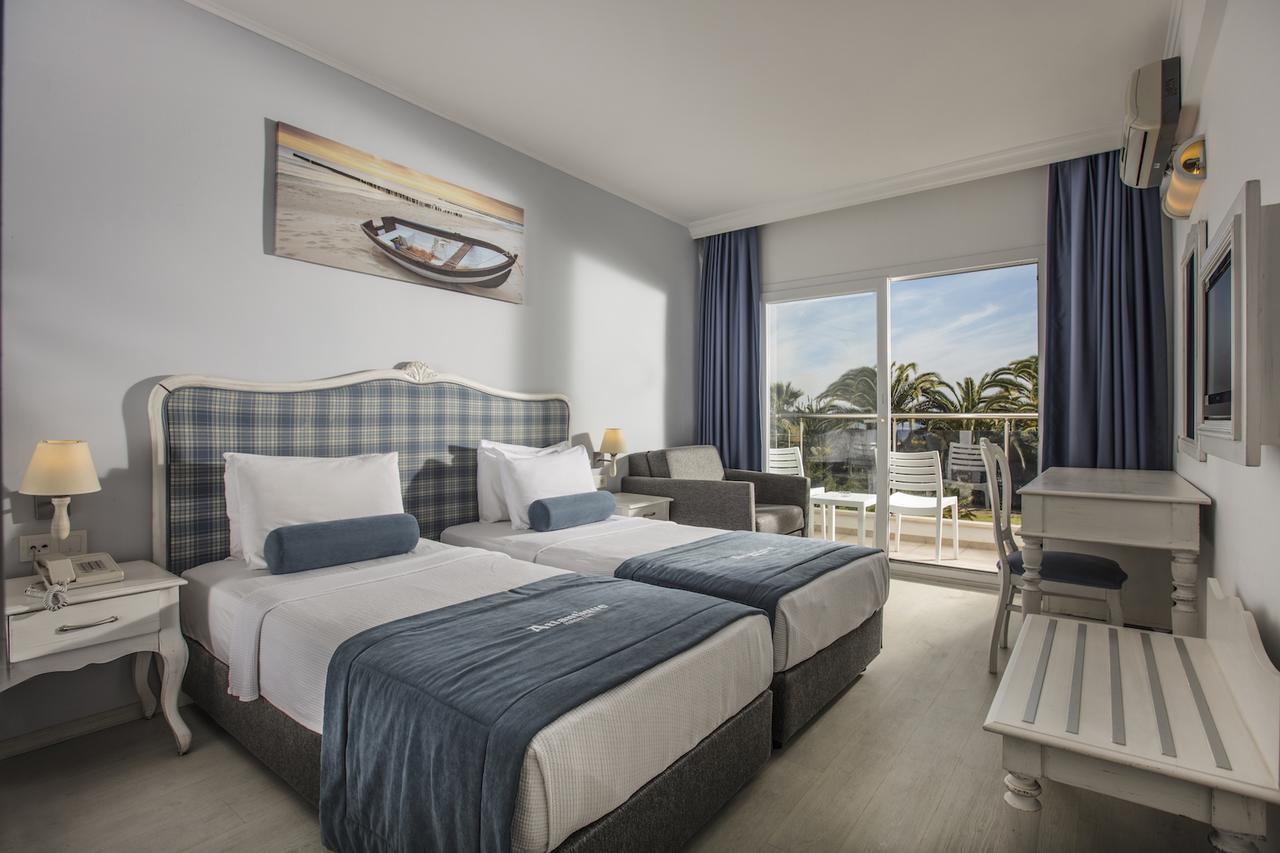 Standard Double or Twin Room,537714915:JPEG