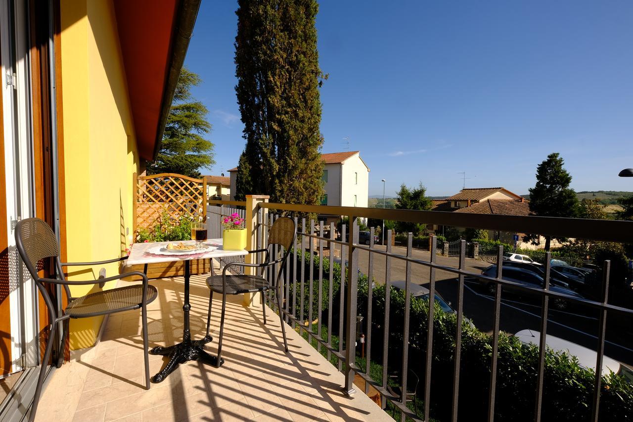 Deluxe Triple Room Balcony,1555935625:JPEG