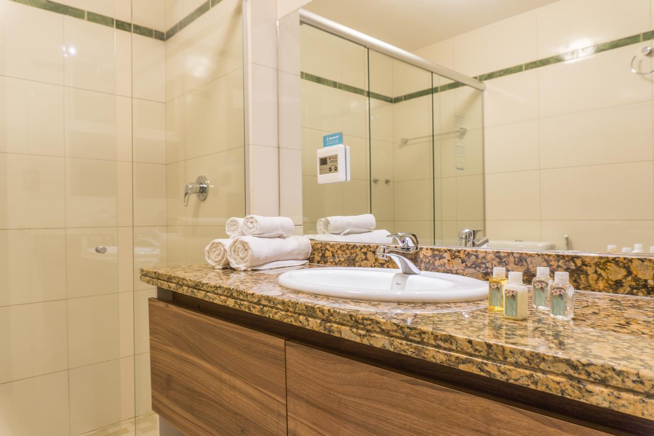 Apartamento de 1 dormitorio con terraza y vistas a la piscina