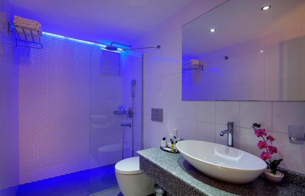 Double or Twin Room with Land View