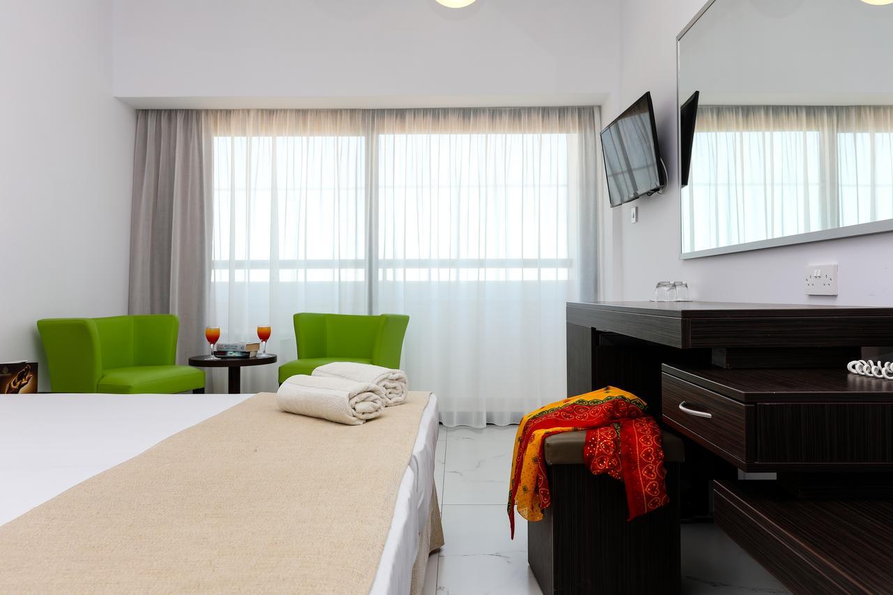 Superior Doppel-/Zweibettzimmer mit seitlichem Meerblick