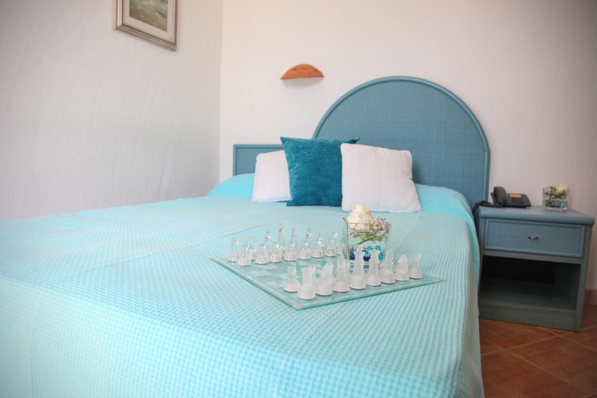 Small Double Room French Bed