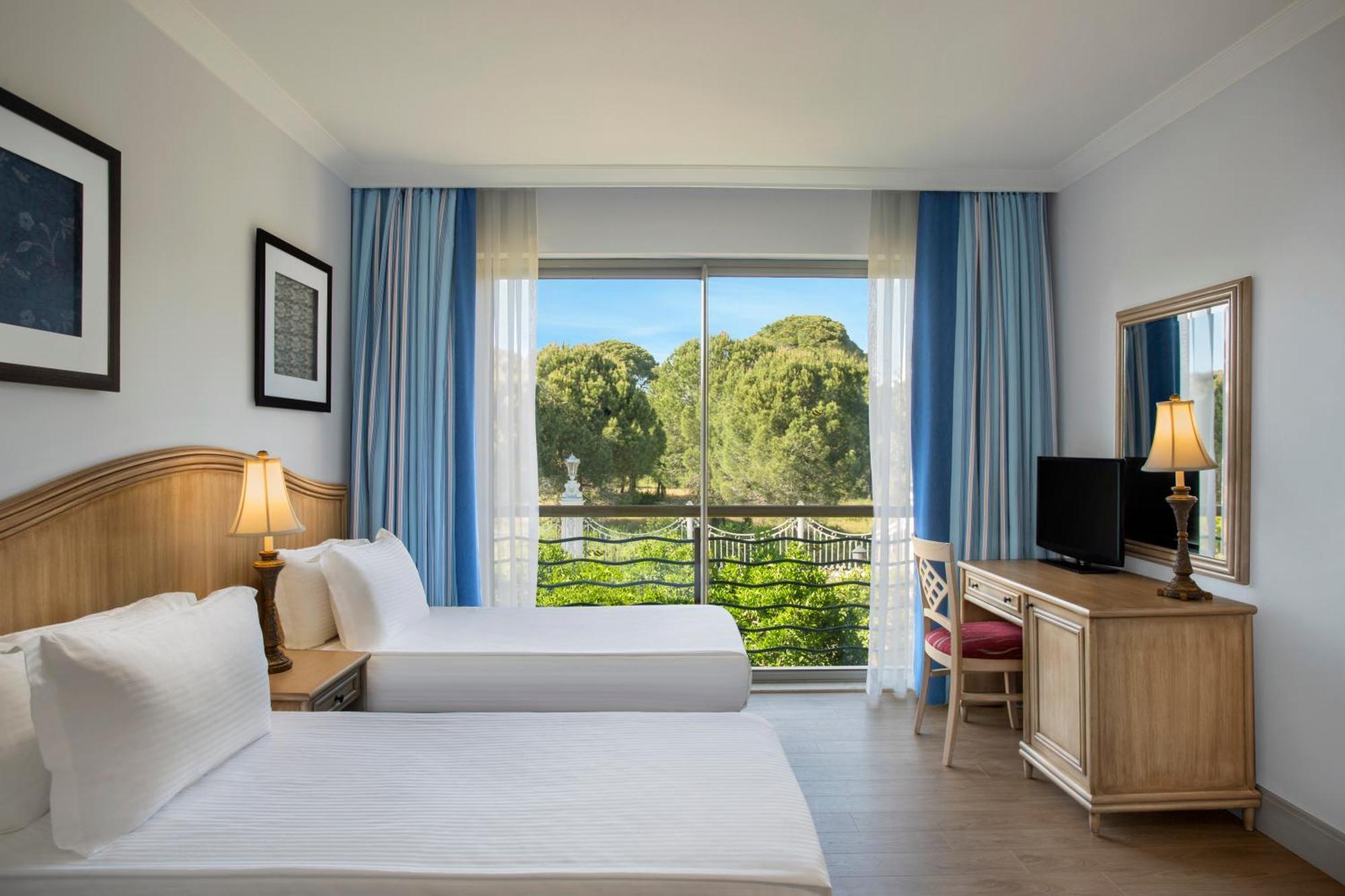 Deluxe Villa bij het Meer (6 Volwassenen + 2 Kinderen)