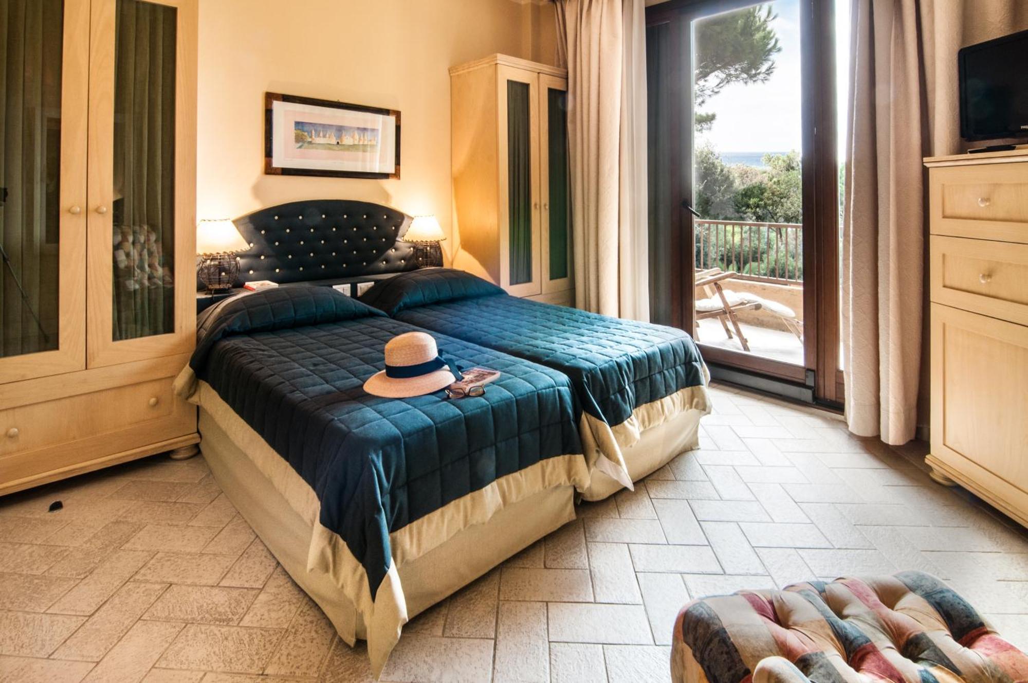 Double or Twin Room Partial Sea View