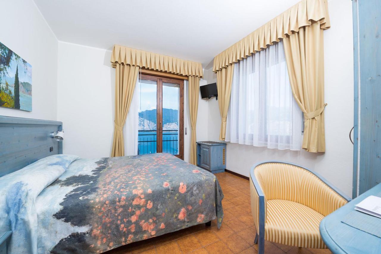 Doppel-/Zweibettzimmer mit Seeblick