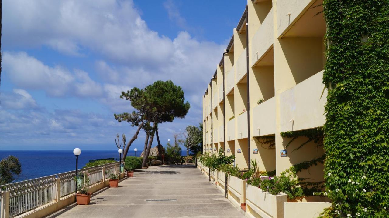 Camera Familiare con Vista Mare
