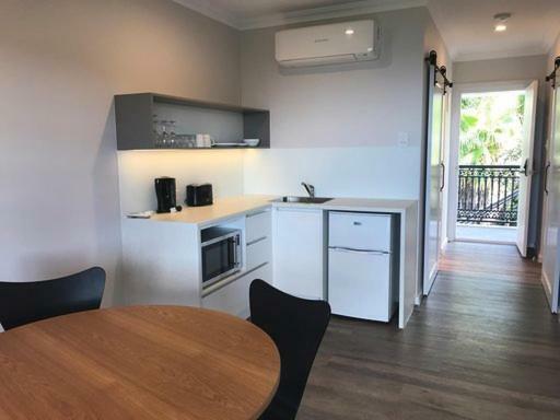 One-Bedroom Apartment with Ocean View,799268856:JPEG