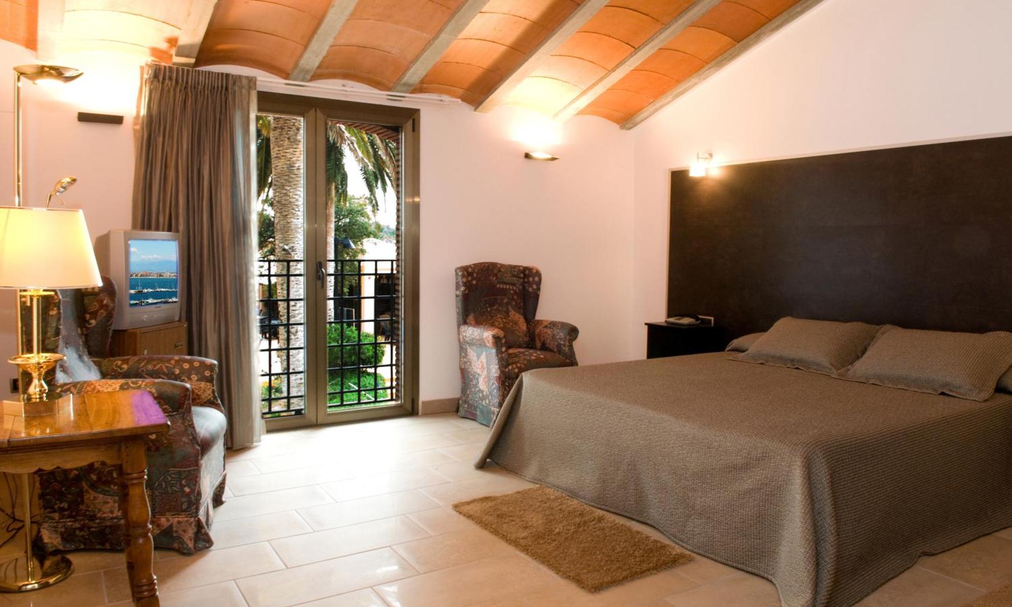 Comfort Suite with Spa Bath,368848624:JPEG