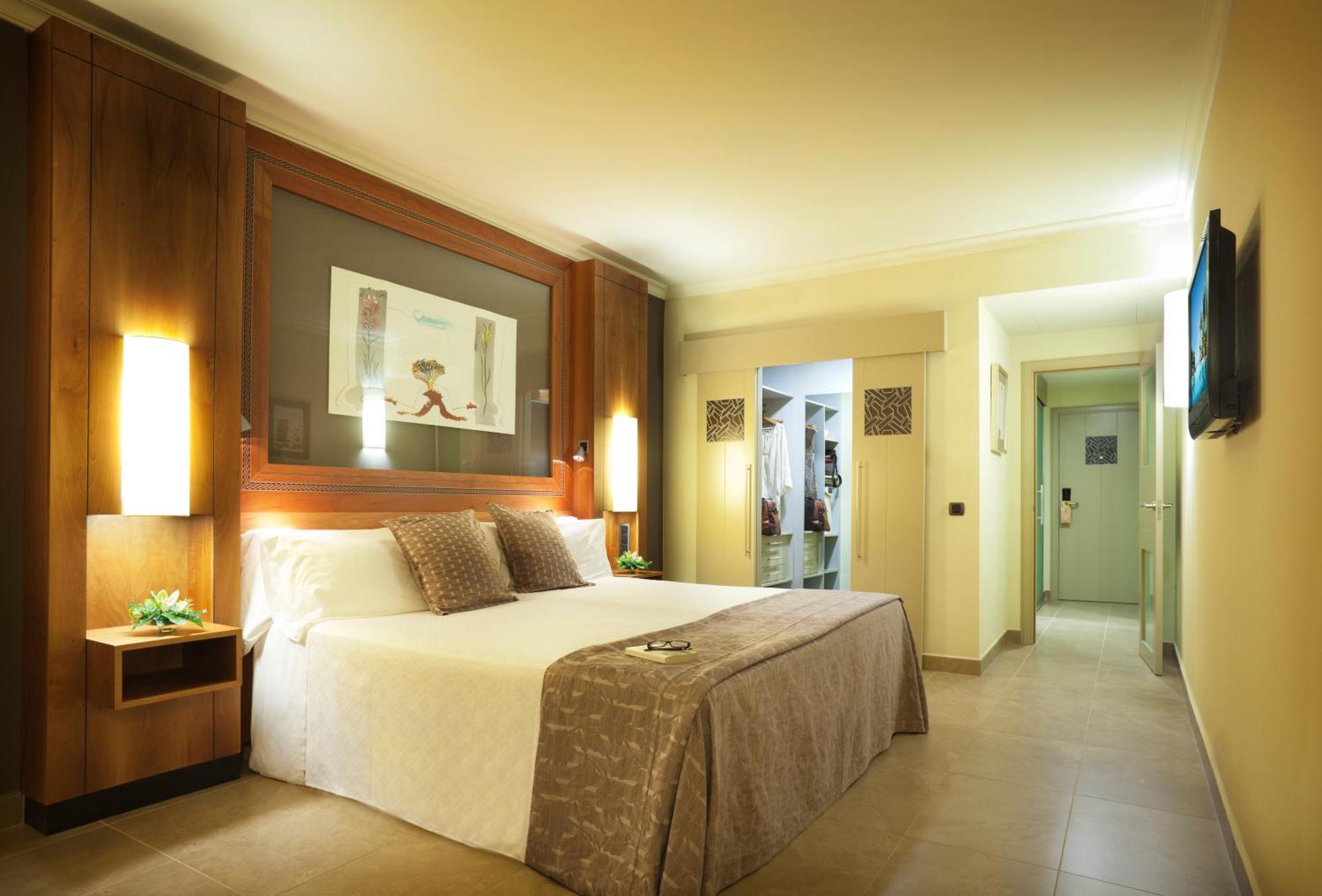 Superior Double Room,680967606:JPEG