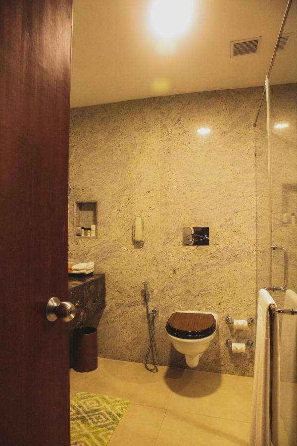 Twin Room,1770494466:JPEG