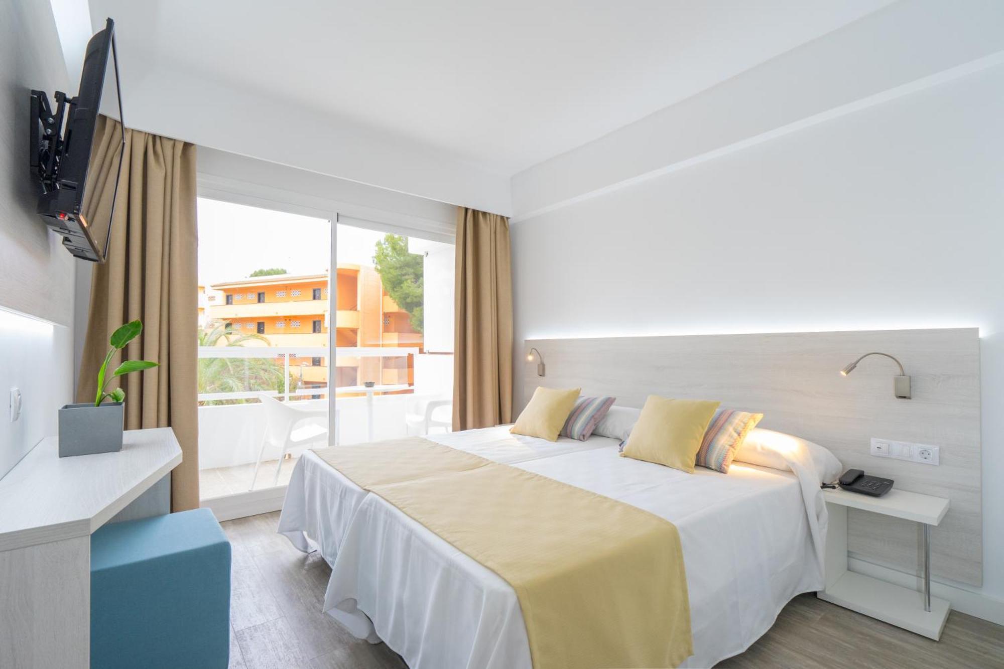 Standard Double Room,1306780945:JPEG