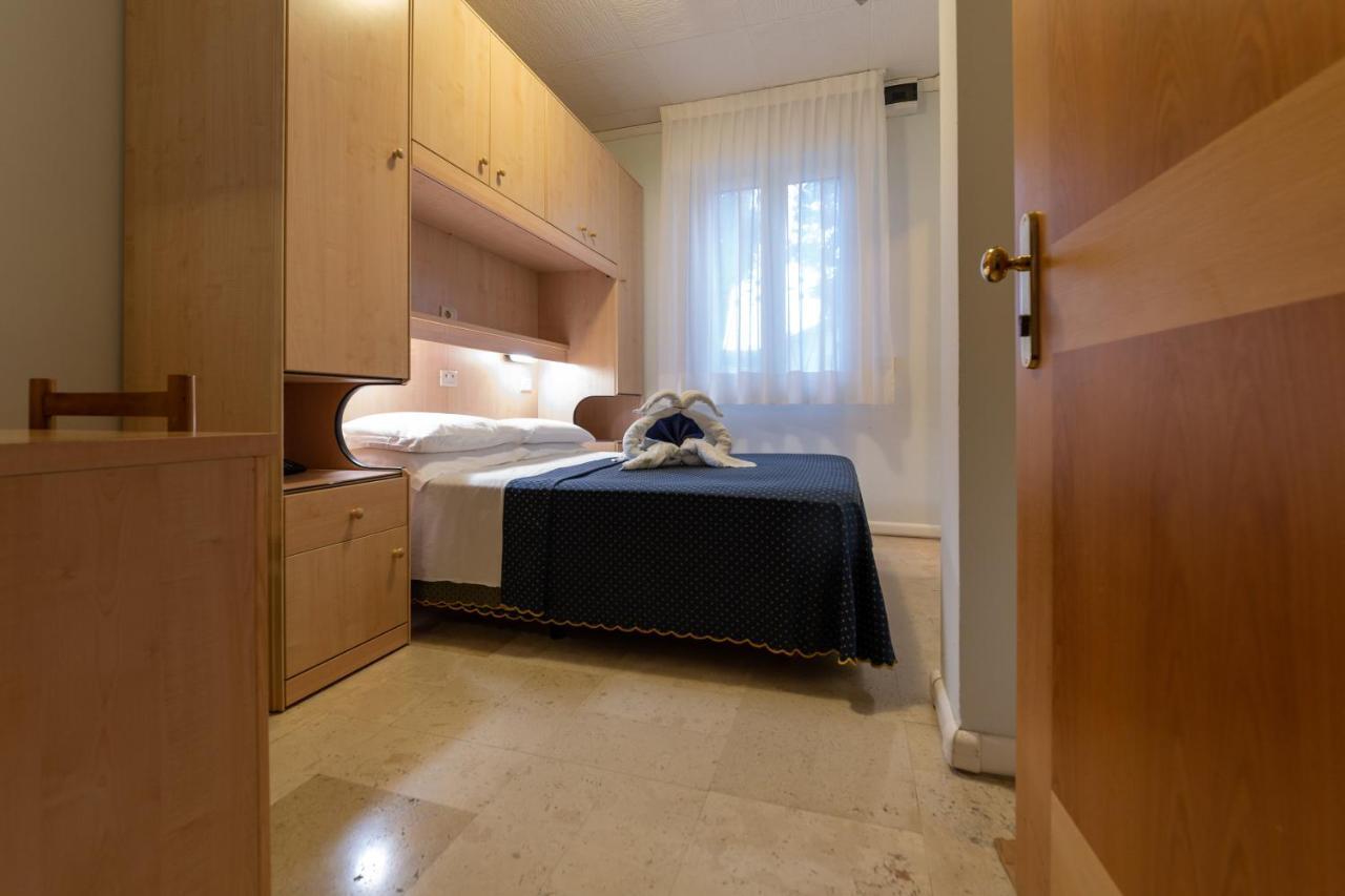 Double Room French Bed