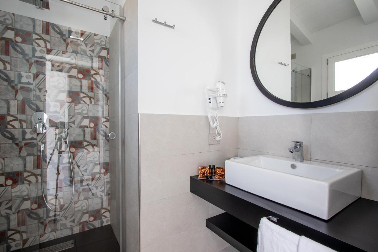Standard Single Room Shower,1162733088:JPEG