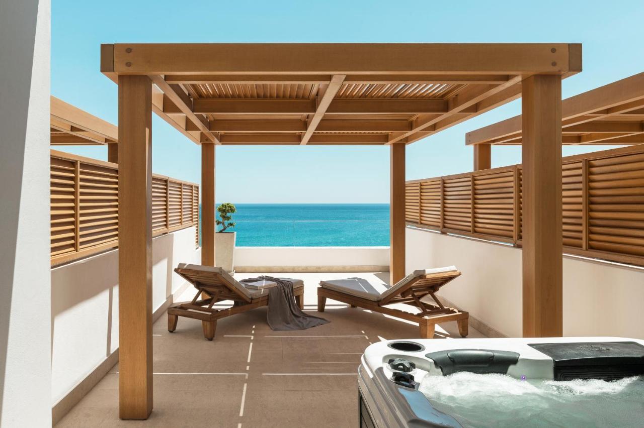 Family Suite Sea View with Whirlpool Spa (Jazzi))