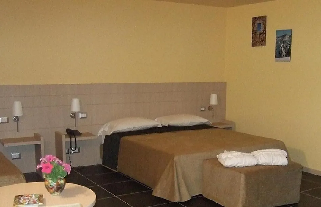 Tus'Hotel-1
