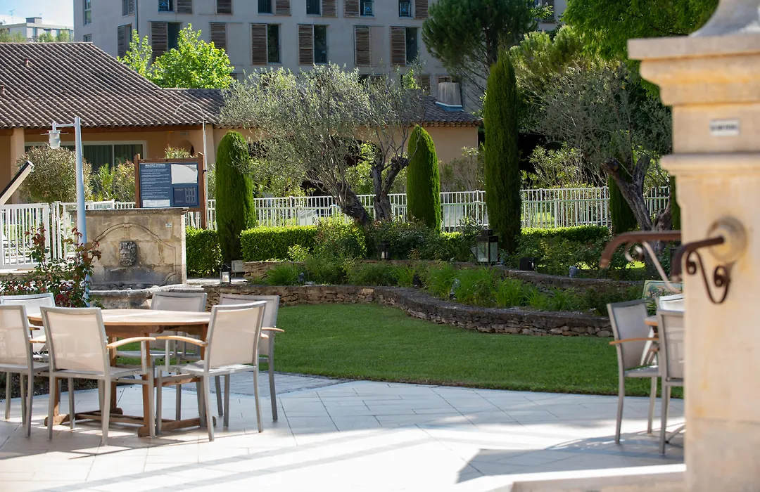 Novotel Aix-En-Provence Pont De L'Arc-1